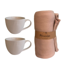 Set  2 Tazas de Cerámica Blancas y Manta Polar Beige