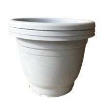 Maceta grande de plastico color celeste pálido